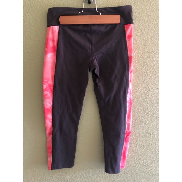 High Waisted Athletic Capri Leggings - Picture 4 of 6